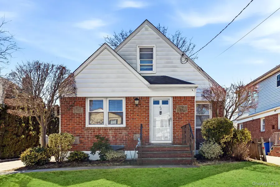 64 W Fenimore Street, Valley Stream, NY 11580 - #2