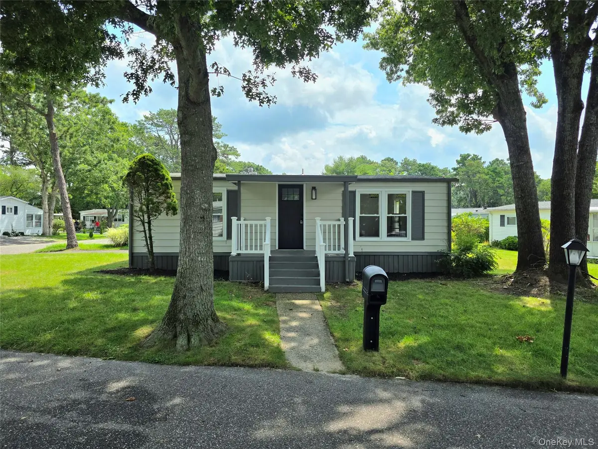 525 Riverleigh Avenue #221, Riverhead, NY 11901 - #1