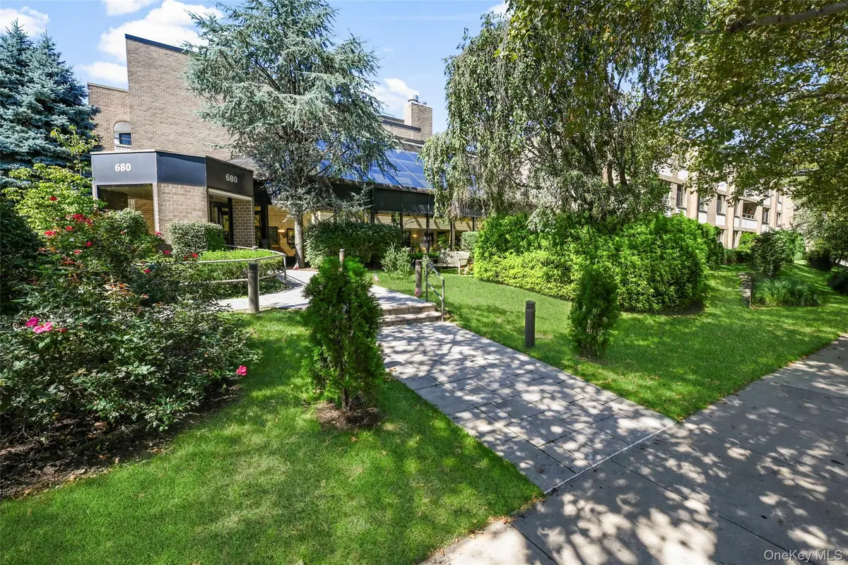 680 W Boston Post Road #3A, Mamaroneck, NY 10543 - #1
