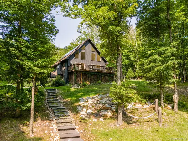 858 Roosa Gap Road, Bloomingburg, NY 12721