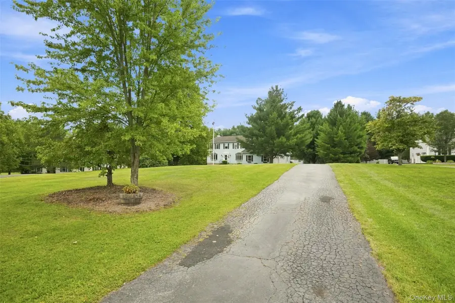 18 English Way, Pleasant Valley, NY 12569 - #3