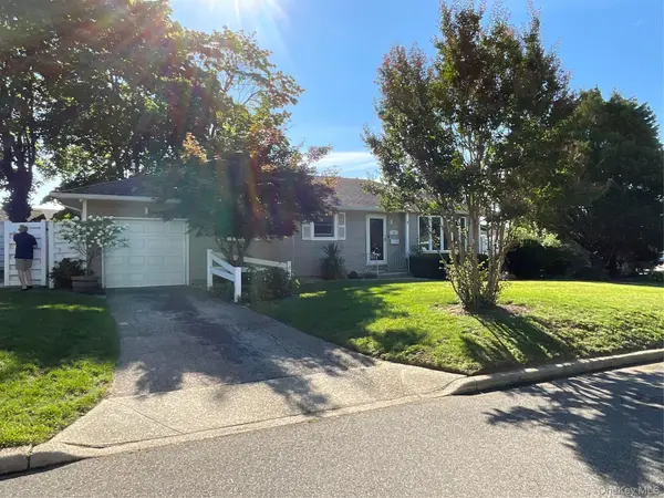 28 Pleasant Avenue, Farmingdale, NY 11735