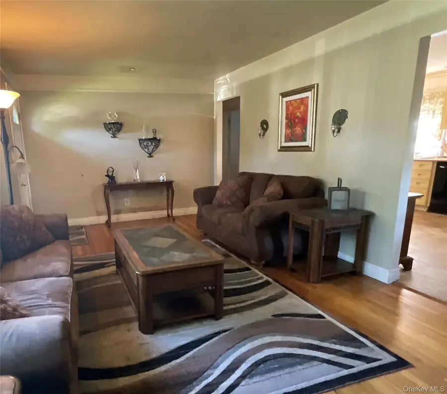 28 Pleasant Avenue, Farmingdale, NY 11735 - #3