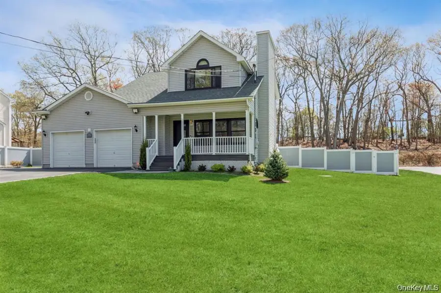 12 Midvale Avenue, Port Jefferson Station, NY 11776 - #2