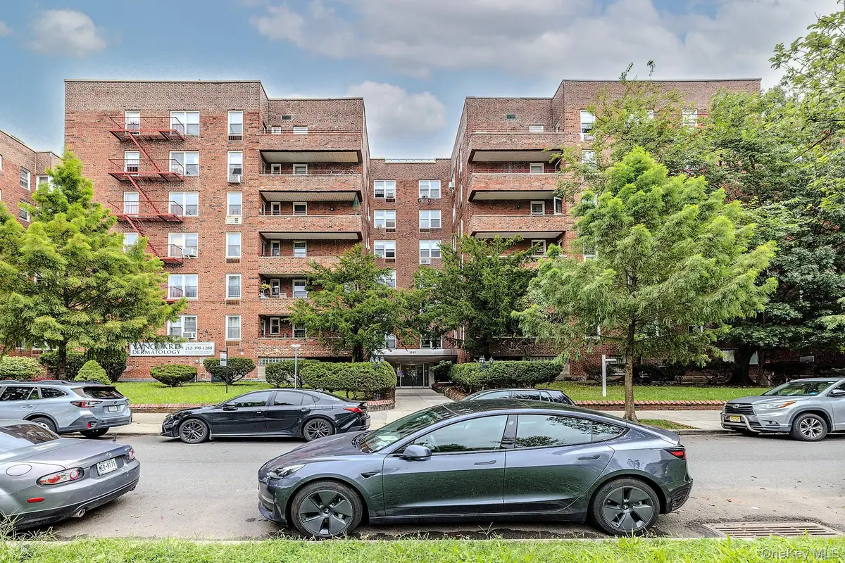 2727 Ocean Parkway #D18, Brooklyn, NY 11235 - #1