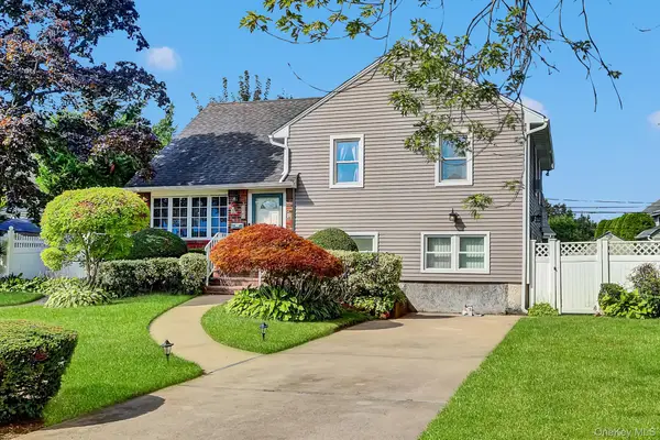 948 Simon Place, Wantagh, NY 11793