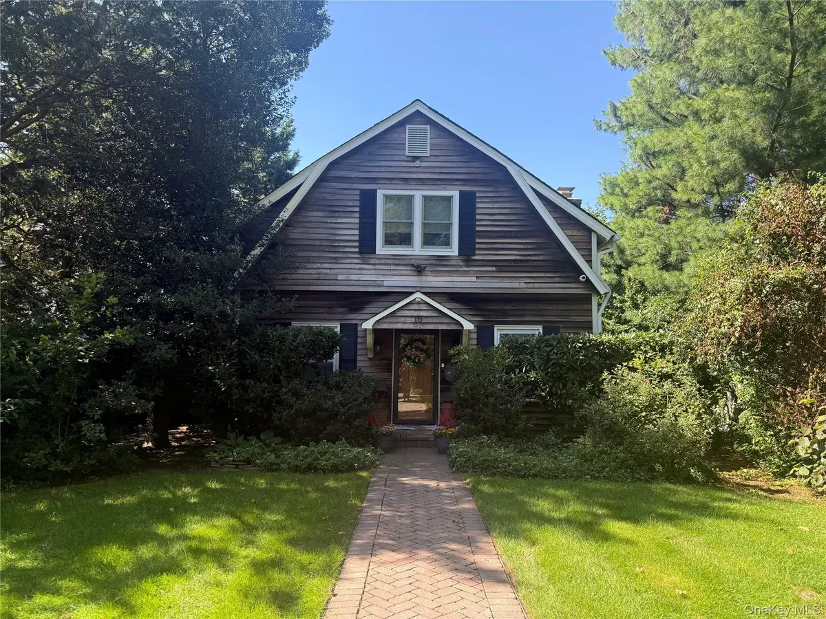 16 Stuart Avenue, Babylon, NY 11702 - #1