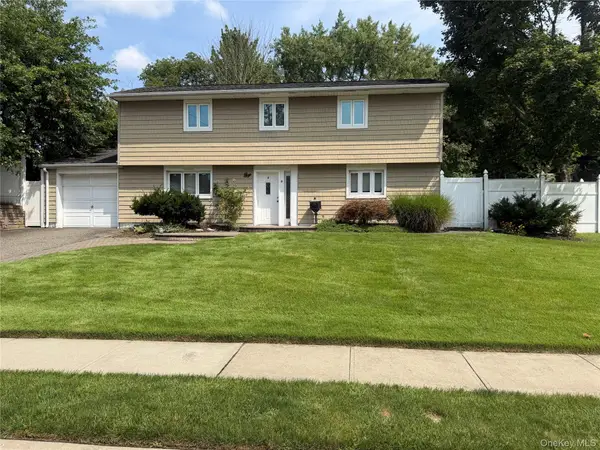 4 E Park Drive, Old Bethpage, NY 11804