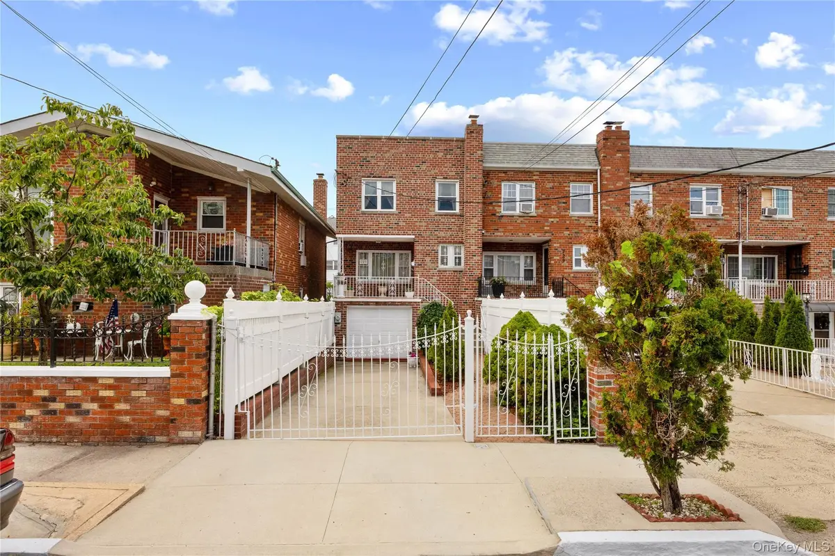 727 Hollywood Avenue, Bronx, NY 10465 - #1