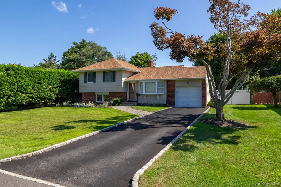 17 Keswick Drive, East Islip, NY 11730 - #2