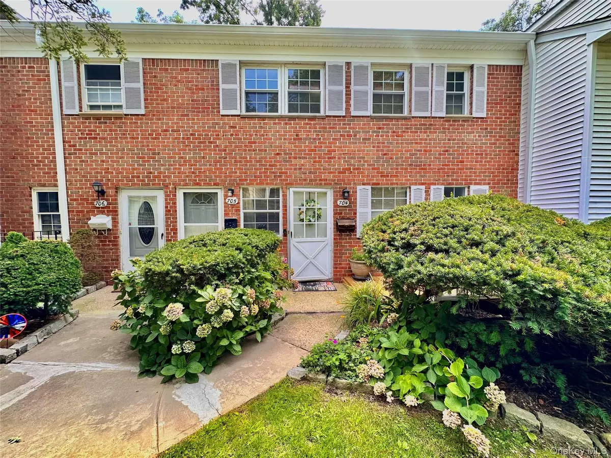 704 Towne House Village #704, Hauppauge, NY 11749 - #1