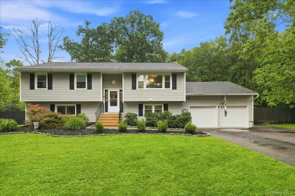 21 Dennis Road, Wappingers Falls, NY 12590