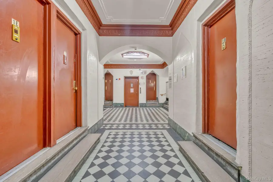 1015 Summit Avenue #6A, Bronx, NY 10452 - #2