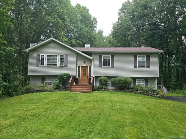 8 Kayleigh Drive, New Paltz, NY 12561