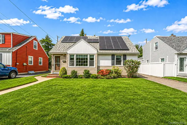 190 Albertson Place, Mineola, NY 11501