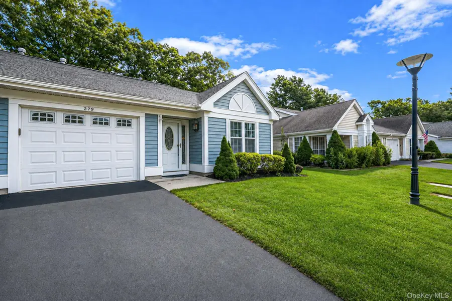 279 Glen Drive, Ridge, NY 11961 - #3