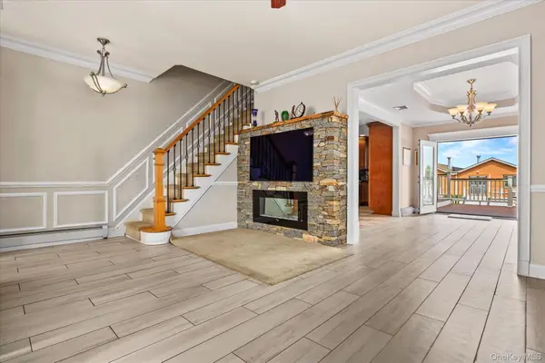 6731 52nd Road, Maspeth, NY 11378