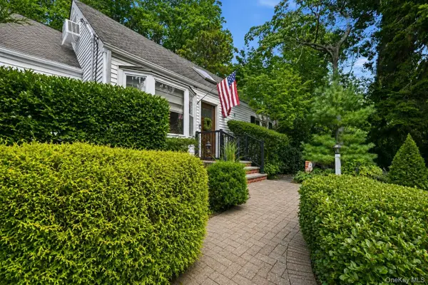 40 Cliftwood Drive, Huntington, NY 11743
