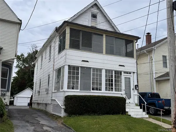 30 Crescent Place, Middletown, NY 10940