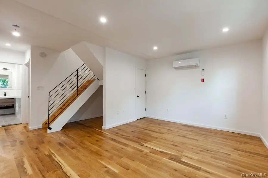 10418 89th Avenue, Richmond Hill, NY 11418 - #3