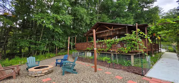 586 Lake Shore Lane, Narrowsburg, NY 12764