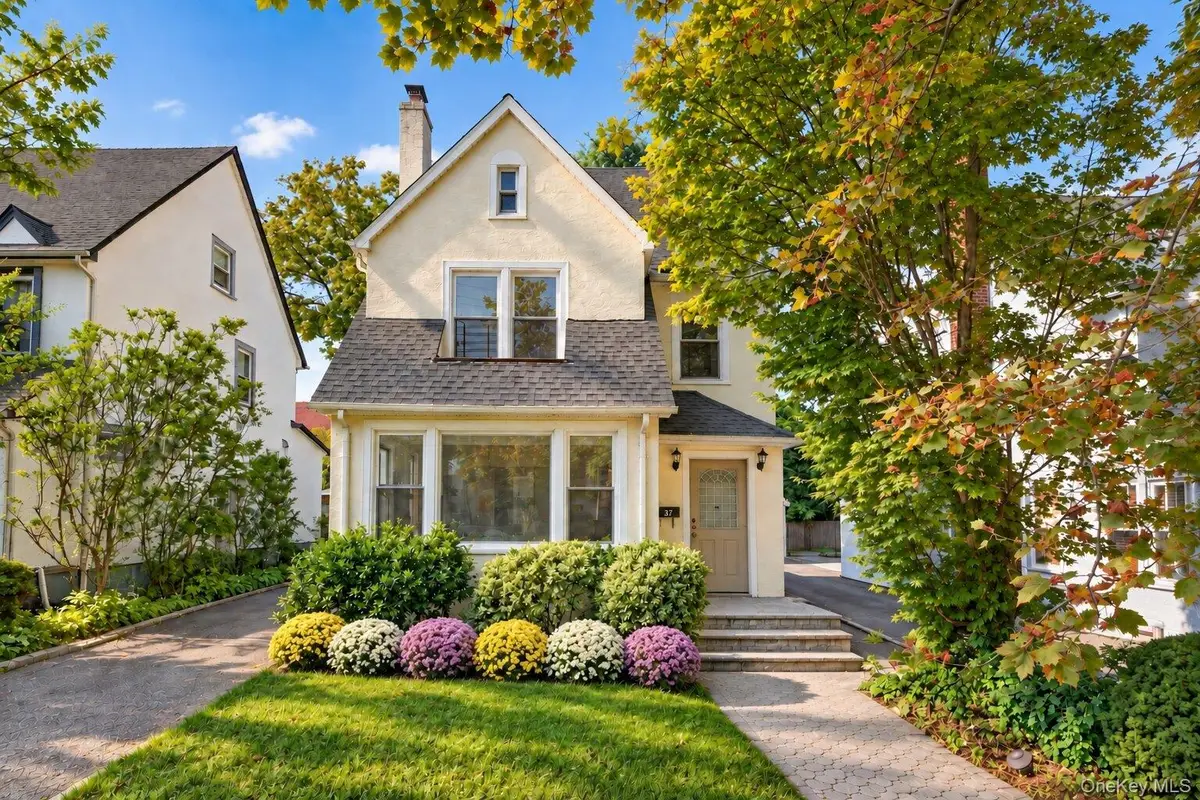 37 Jayson Avenue, Great Neck, NY 11021 - #1