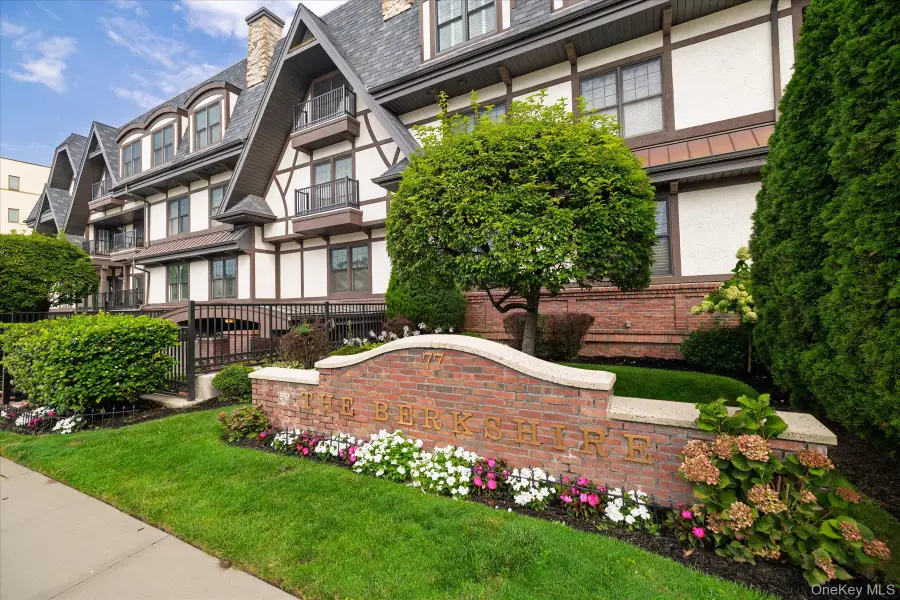 77 Maple Avenue #100, Rockville Centre, NY 11570 - #2