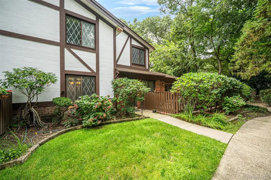 415 Clubhouse Court #51, Coram, NY 11727 - #2