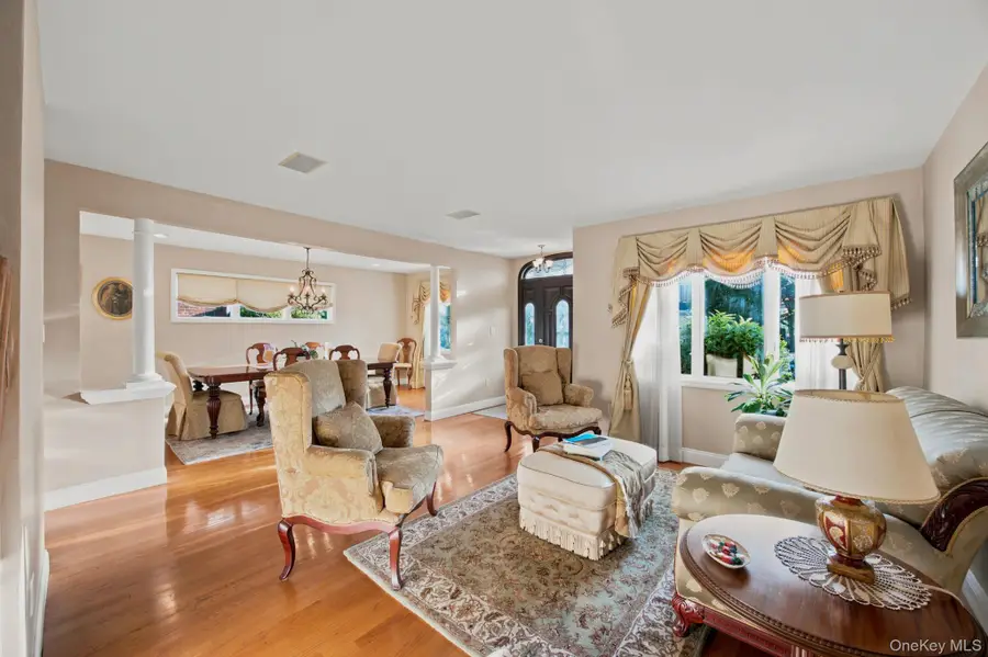 154 Celler Avenue, New Hyde Park, NY 11040 - #3