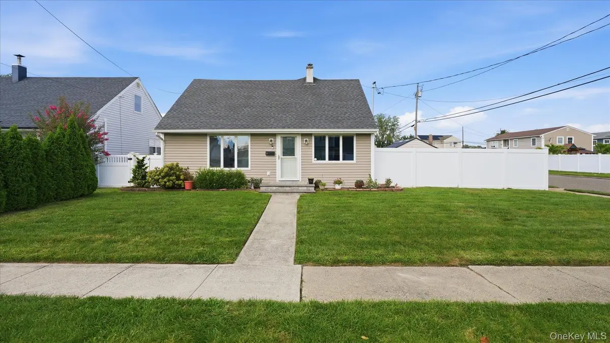 47 Berkeley Place, Massapequa, NY 11758 - #1
