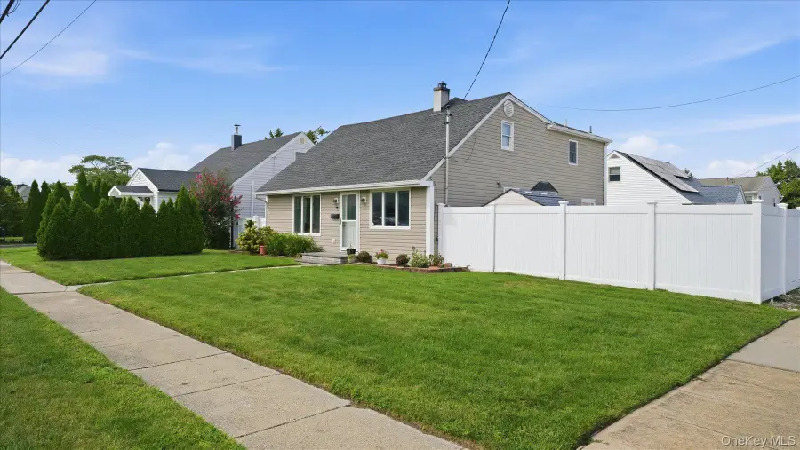47 Berkeley Place, Massapequa, NY 11758 - #3