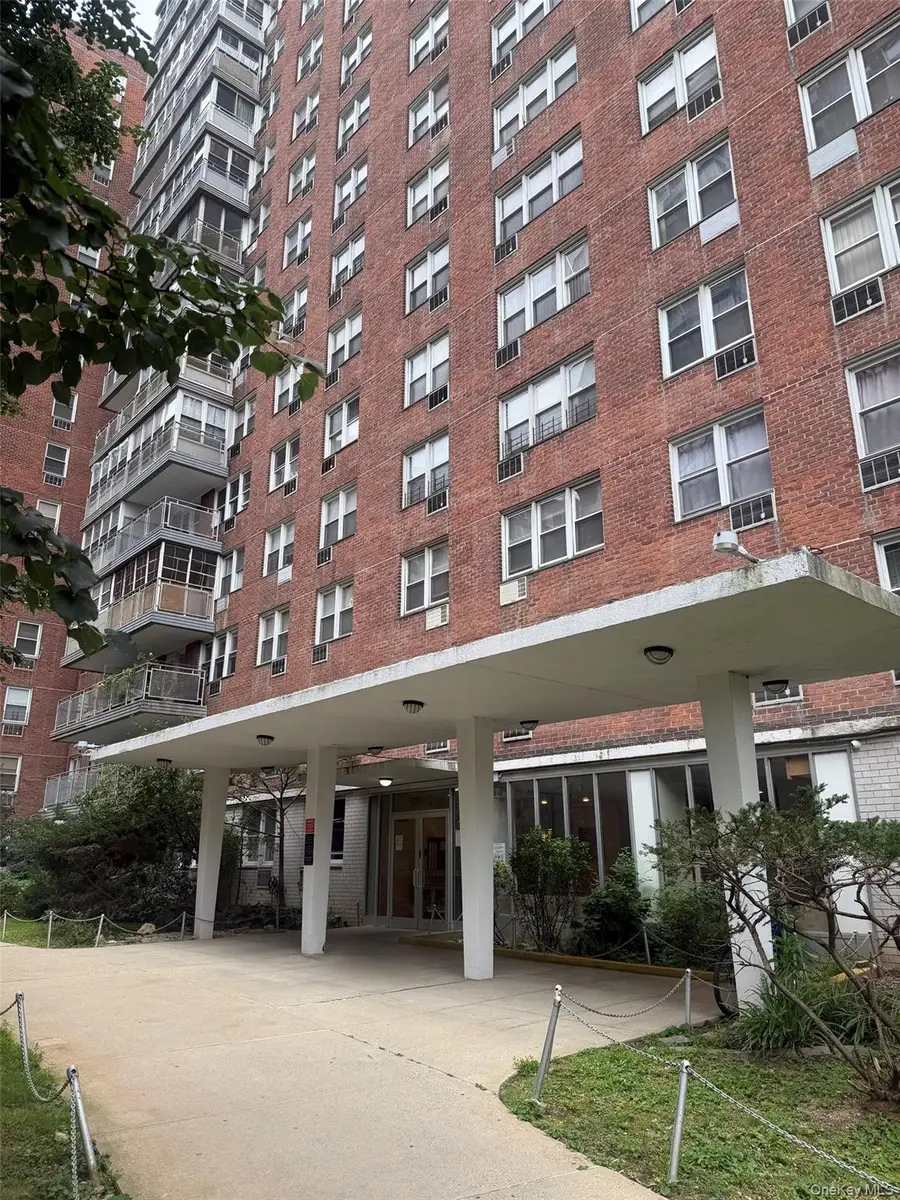 138-10 Franklin Avenue #6K, Flushing, NY 11355 - #2