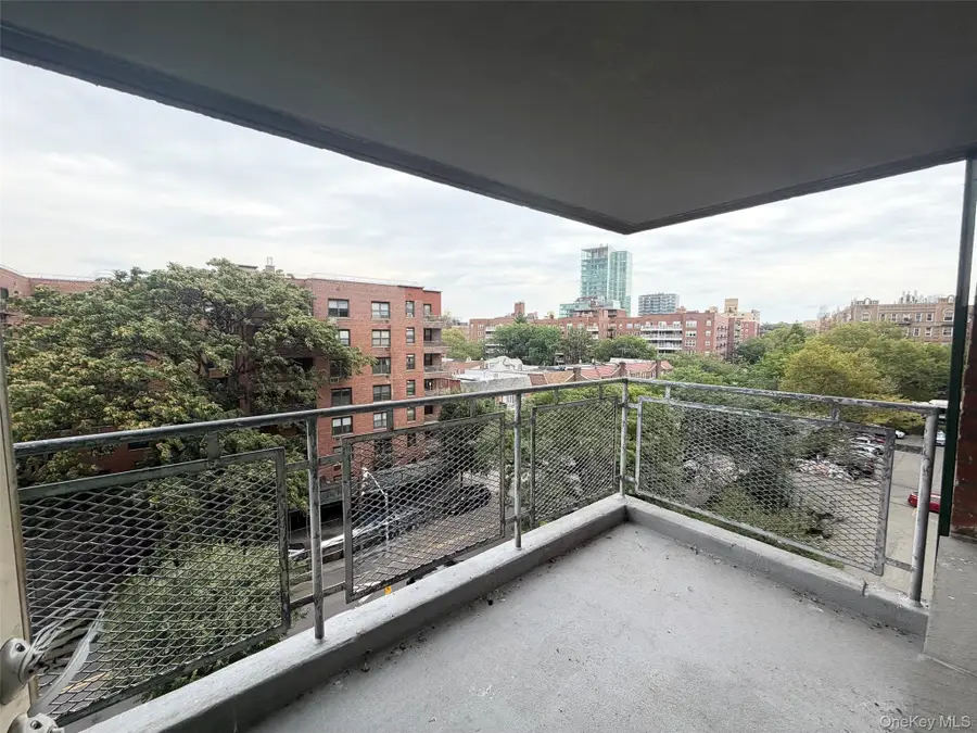 138-10 Franklin Avenue #6K, Flushing, NY 11355 - #3