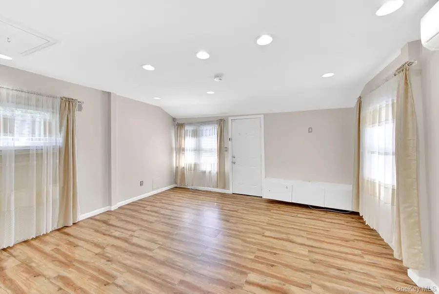 2 Sampson Street E, East Rockaway, NY 11518 - #3