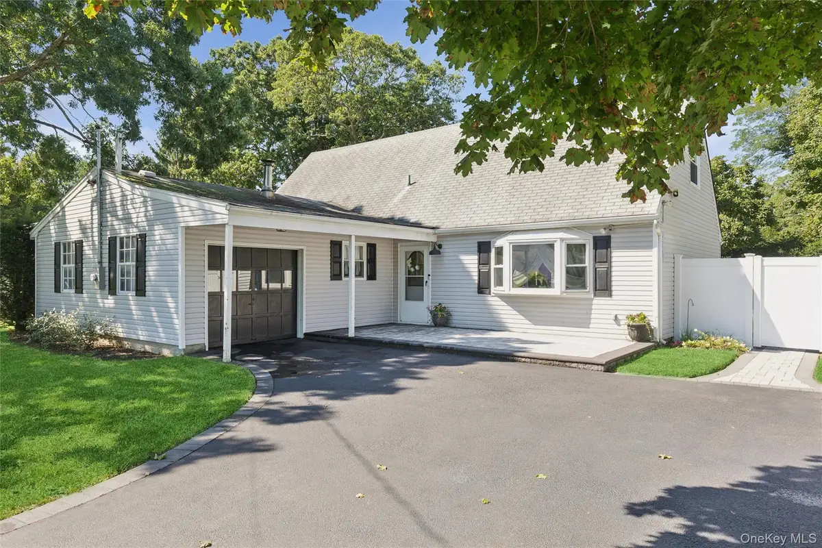 26 Avenue D, Holbrook, NY 11741 - #1