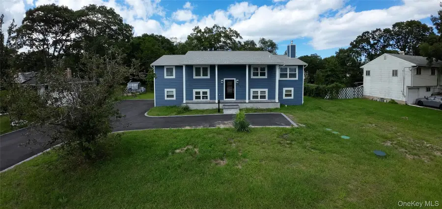 529 Spur Drive N, Bay Shore, NY 11706 - #2