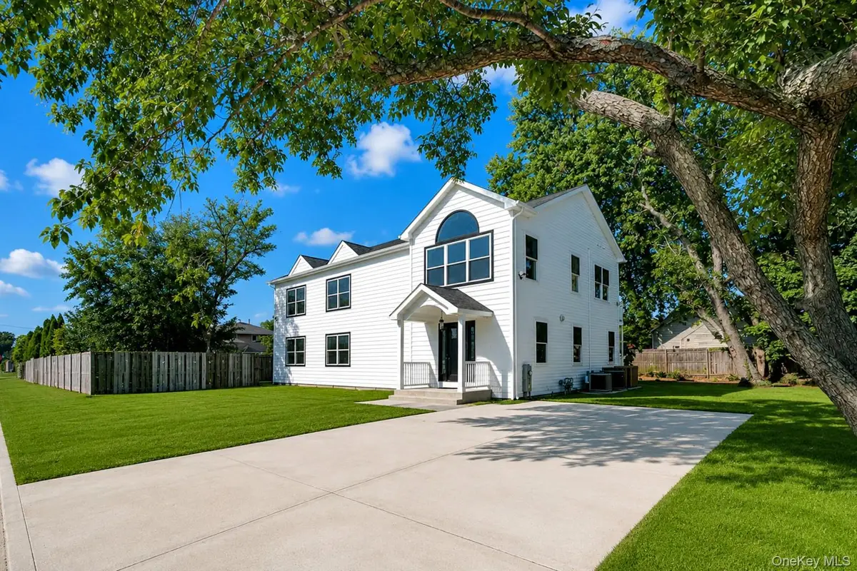 171 Ferraris Street, Copiague, NY 11726 - #1