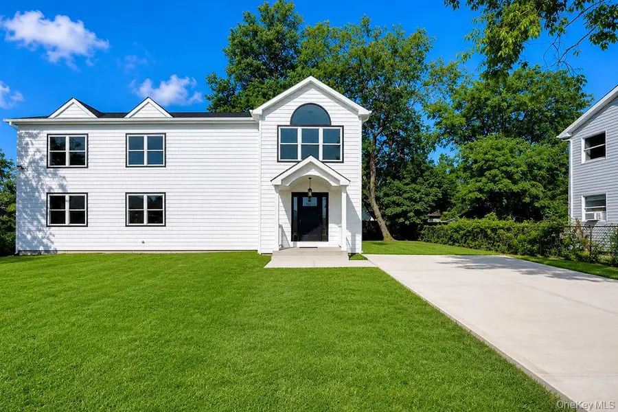 171 Ferraris Street, Copiague, NY 11726 - #3