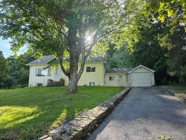 141 W Mombasha Road, Monroe, NY 10950
