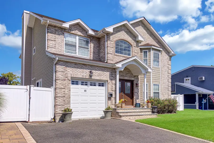 45 Meeting Lane, Hicksville, NY 11801 - #2