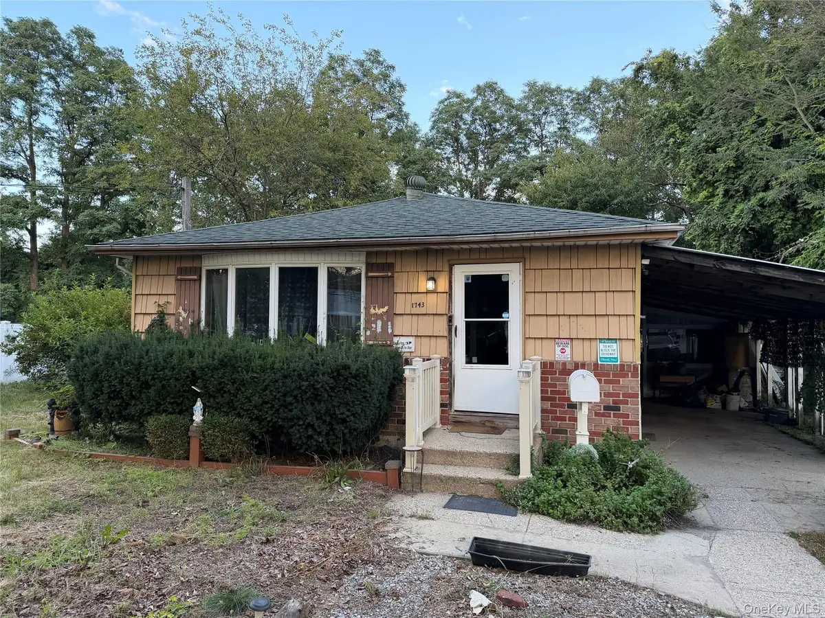 1743 N Thompson Drive, Bay Shore, NY 11706 - #1