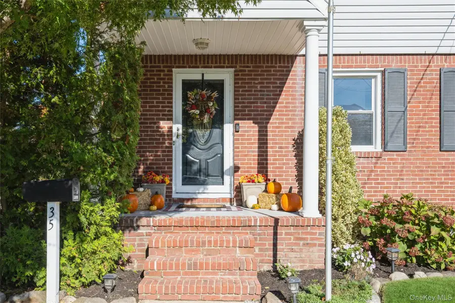 35 Annette Avenue, Merrick, NY 11566 - #2