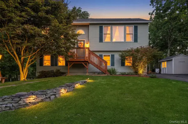 32 Nightingale Trail W, Wurtsboro, NY 12790