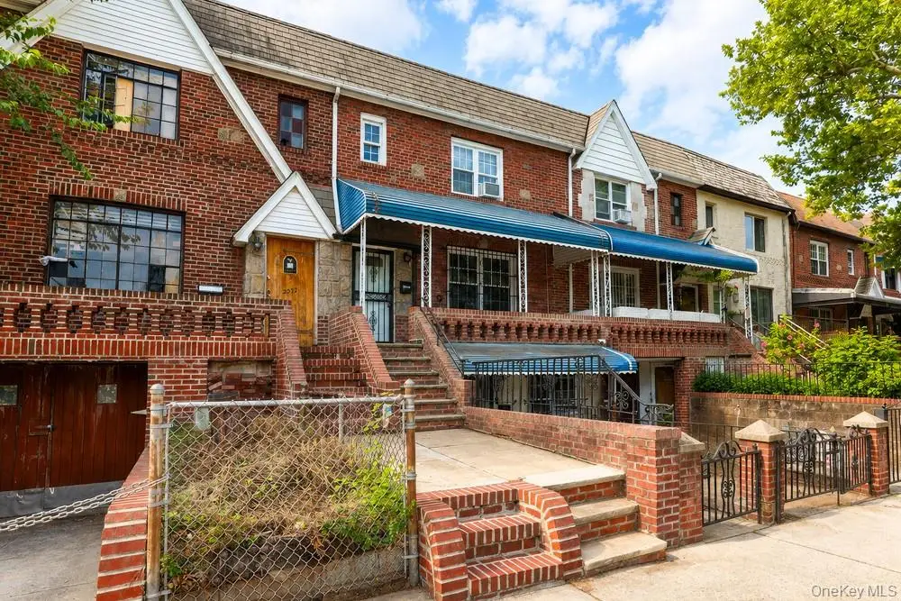 25-30 36th Avenue, Astoria, NY 11106 - #1