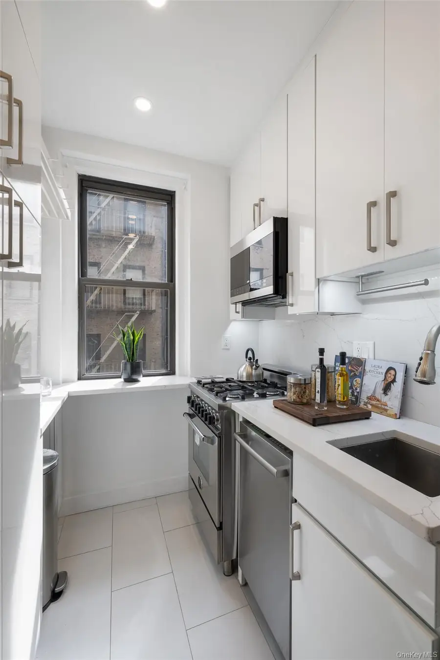 350 Cabrini Boulevard #7N, New York, NY 10040 - #2
