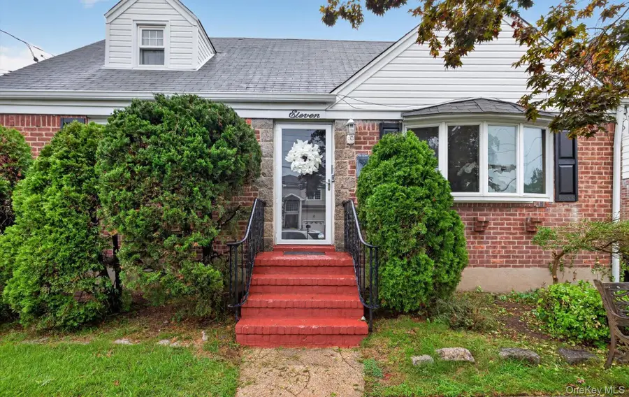 11 White Street, Valley Stream, NY 11580 - #2
