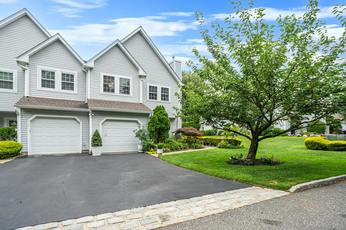 112 Erin Lane, East Setauket, NY 11733 - #1
