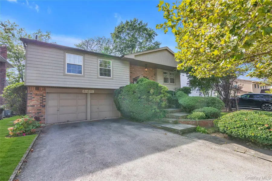 22 Valley Lane W, North Woodmere, NY 11581 - #2