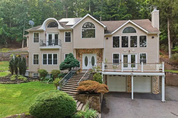 23 Beach Plum Drive, Centerport, NY 11721