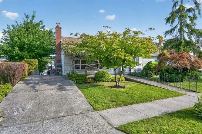 84 E Lido Promenade, Lindenhurst, NY 11757 - #2